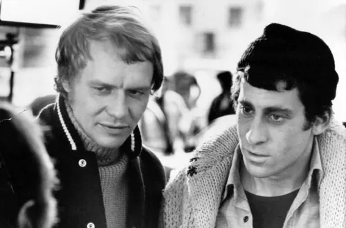 Dans la série télévisée Starsky et Hutch, avec quel policier Hutch forme-t-il un célèbre duo ?