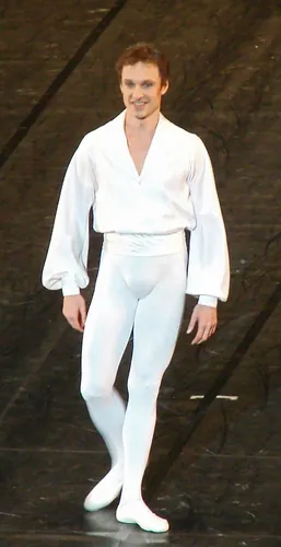 Quel titre désigne le plus haut rang dans la hiérarchie du ballet de l’Opéra de Paris ?