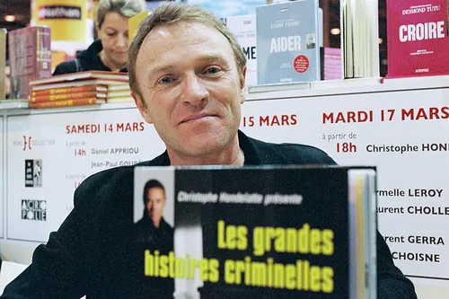 Quel journaliste a présenté « Faites entrer l’accusé » sur France 2 dès sa création, en 2000 ?