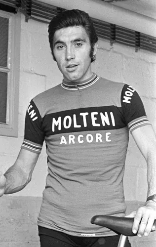 Après le Tour de France 2026, quel coureur détient le record de jours passés en maillot jaune ?