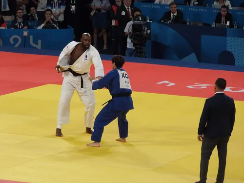 Quel terme japonais d’arbitrage, au judo, veut dire « fin du combat » ?