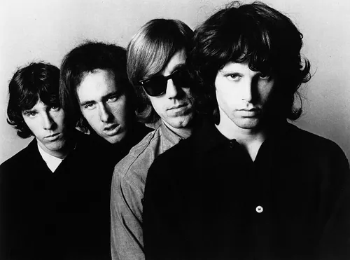 À quel groupe Jim Morrison appartenait-il ?