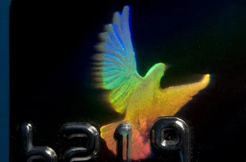 En combien de dimensions une image holographique paraît-elle ?