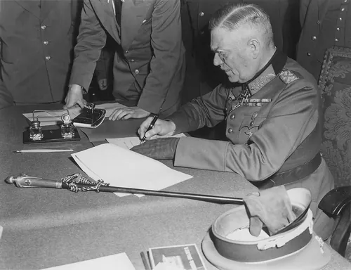 Quel jour férié français commémore la victoire des Alliés sur l’Allemagne nazie en Europe en 1945 ?