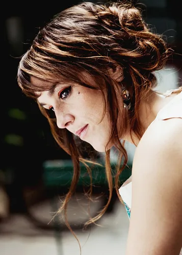 Quelle chanteuse a popularisé « Je veux » en 2010 ?