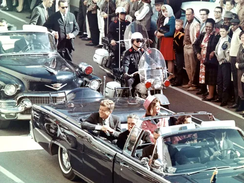 De quelle manière John F. Kennedy est-il mort ?